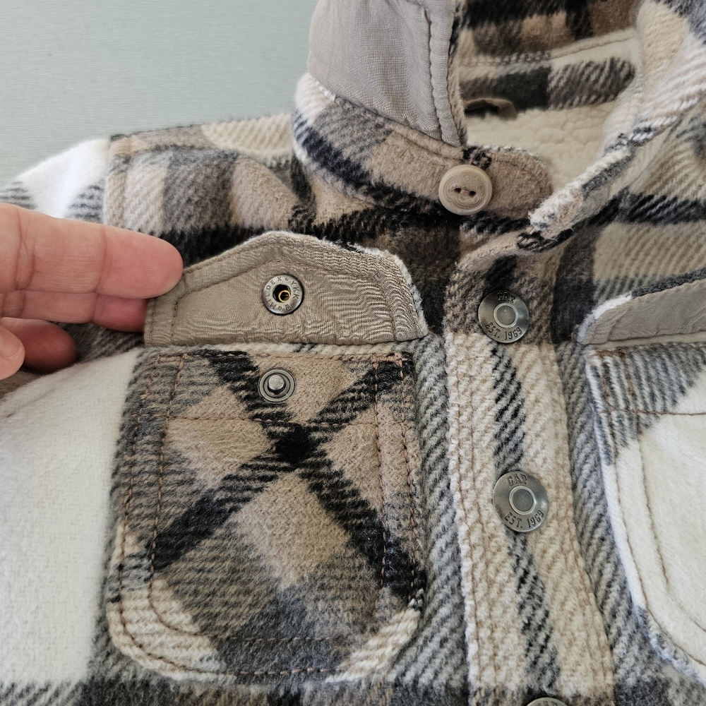 Baby Gap Sherpa Lined Plaid Jacket Shacket Neutral Cozy Winter 0-6 Months - Picture 7 of 7